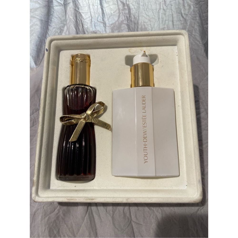Youth-Dew/Estee Lauder Eau de parfumerie spray 2.25 oz and body satinee oriental